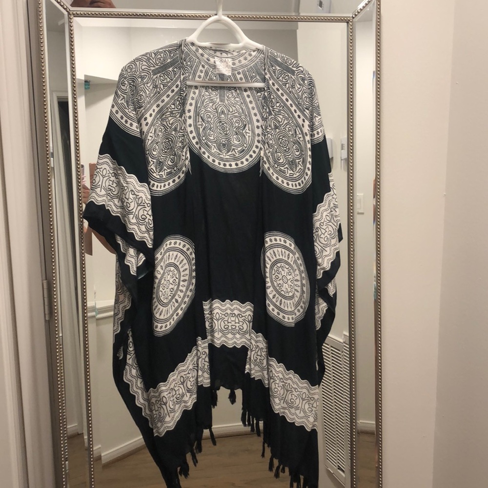 Women’s Roam Hawaii Poncho Shawl